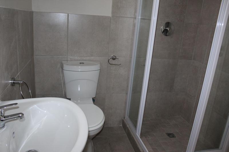 To Let 2 Bedroom Property for Rent in Paarl South Western Cape
